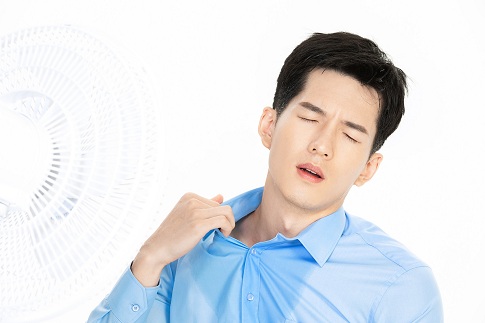 1657469129642331.jpg 攝圖網(wǎng)_501376462_banner_夏日男性出汗吹風扇(企業(yè)商用).jpg